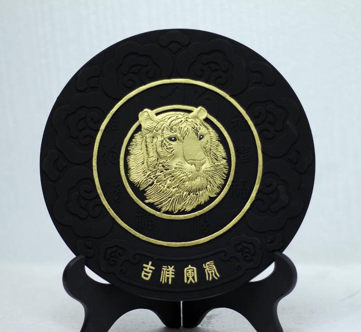 吉祥寅虎納福，活性炭雕添彩——集凈化、觀賞與祝福于一身的環(huán)保工藝品